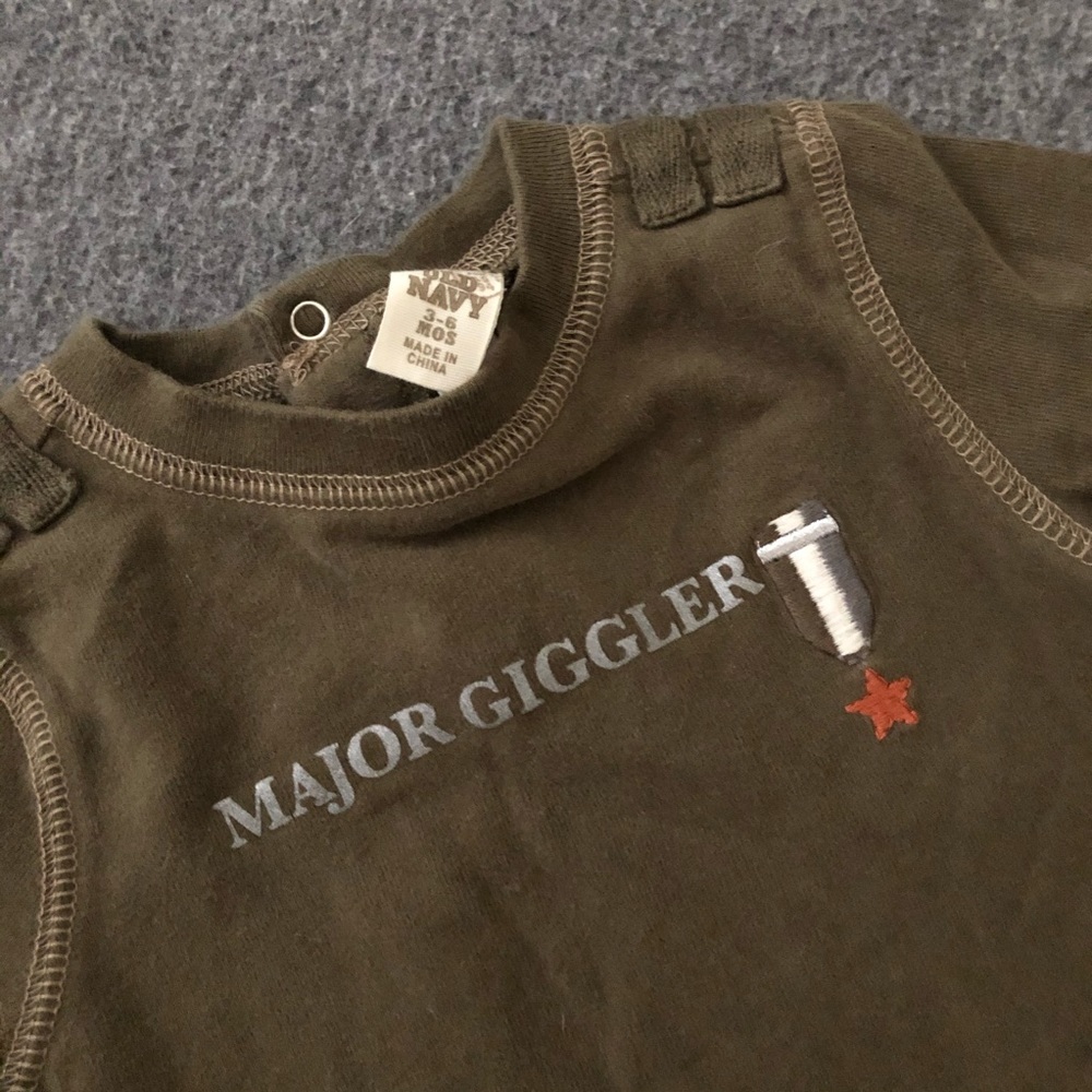 🔴 Old Navy Onesies Bundle - Picture 7 of 8